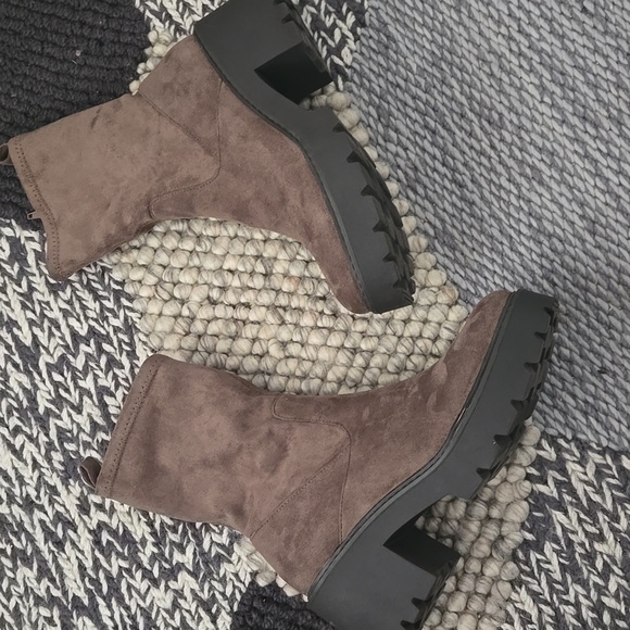 NEW DOLCE VITA COCOA  BOITS. SZ 9.5 - Picture 1 of 5